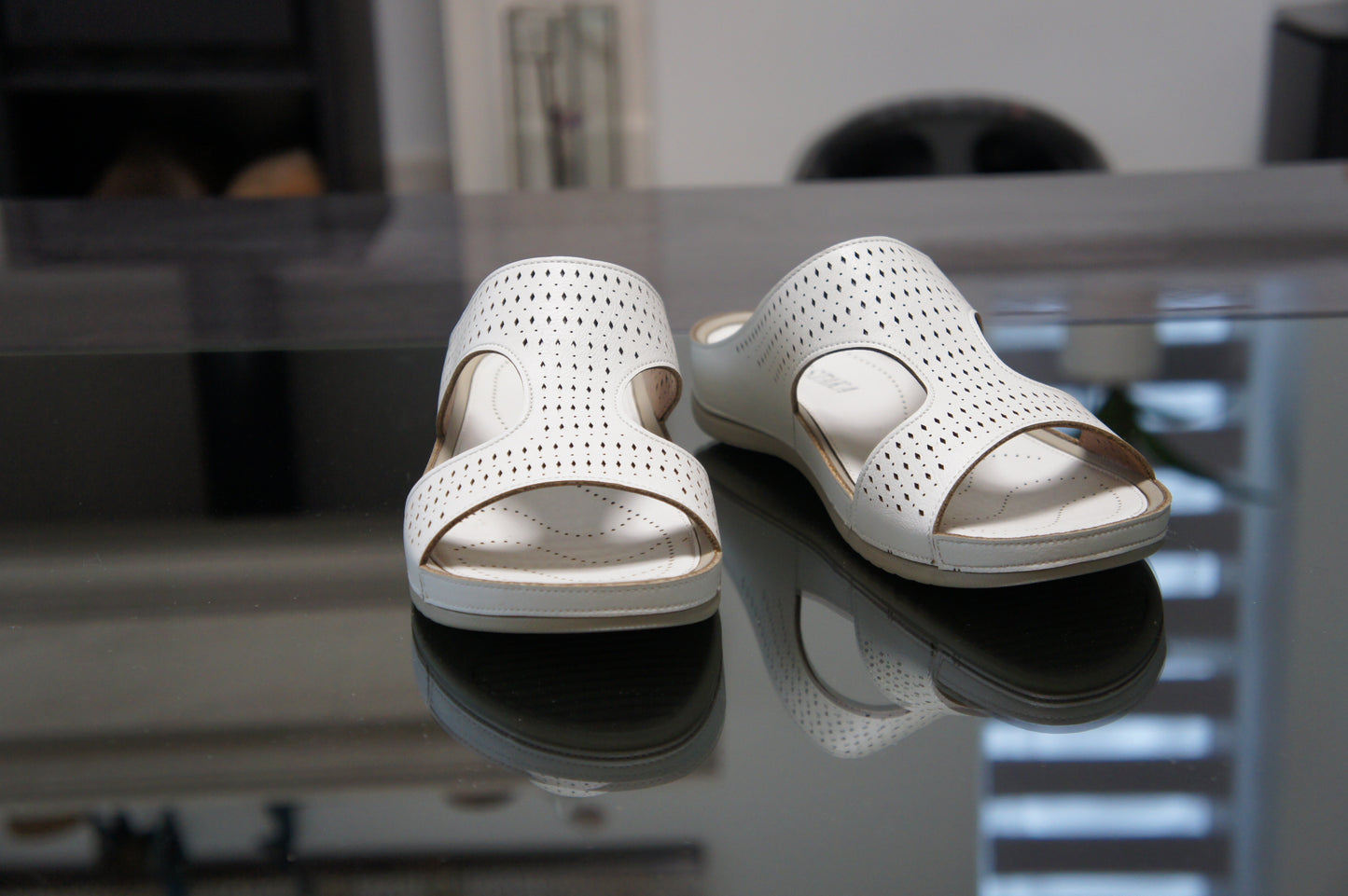 IVACHY Womens Stylish Fashion Sliders Slippers Flip Flops Sandals A68025 WHITE