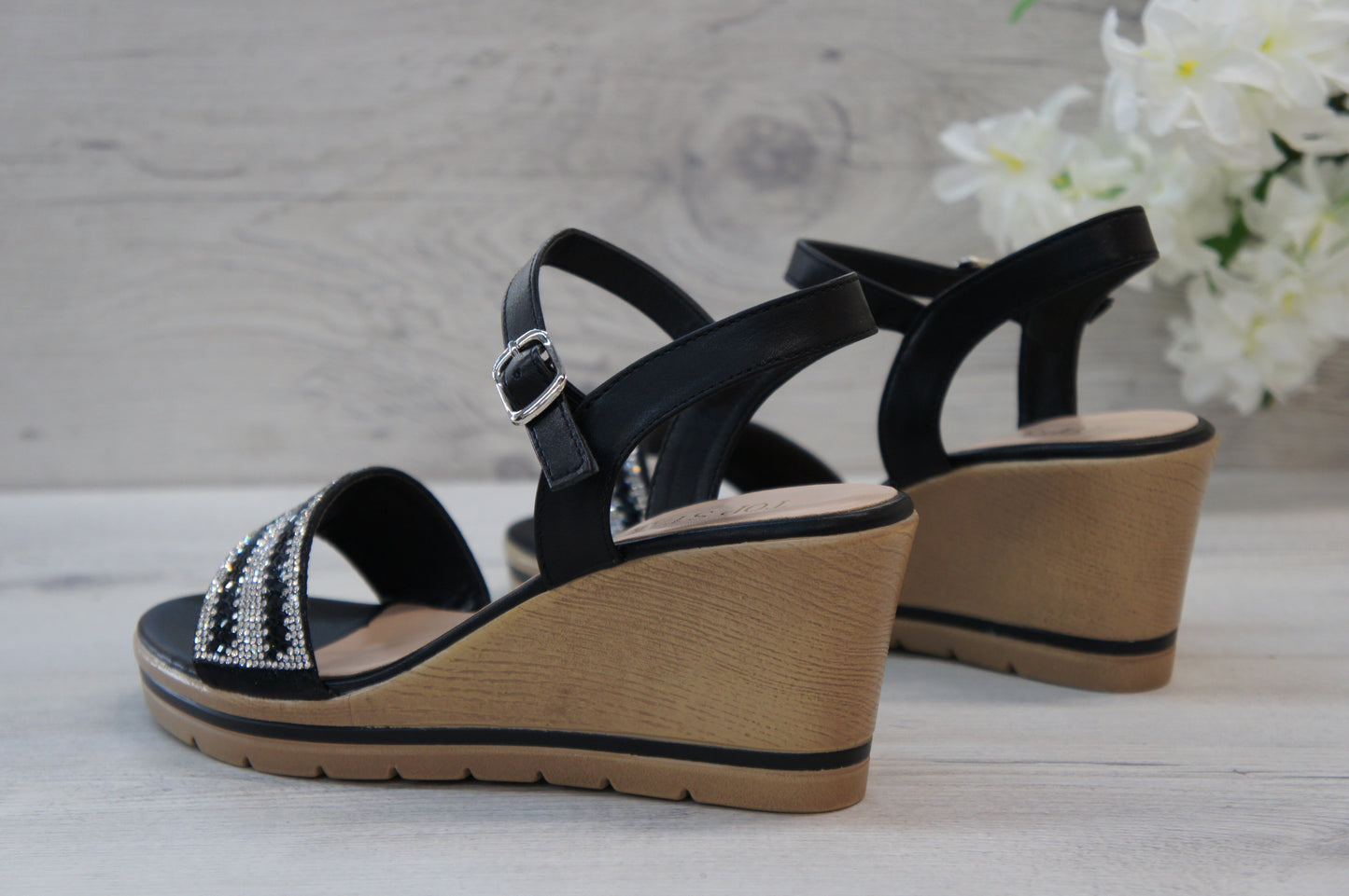 Women Platform Sandals with Sparkling Diamante Black A68136