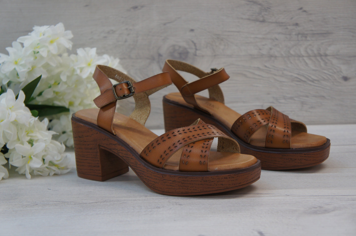 Women Platform Wood Effect Heels Cushioning A68129 Camel