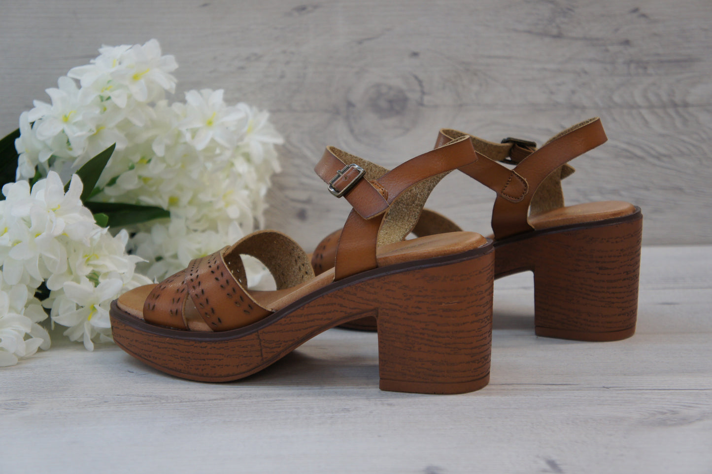 Women Platform Wood Effect Heels Cushioning A68129 Camel